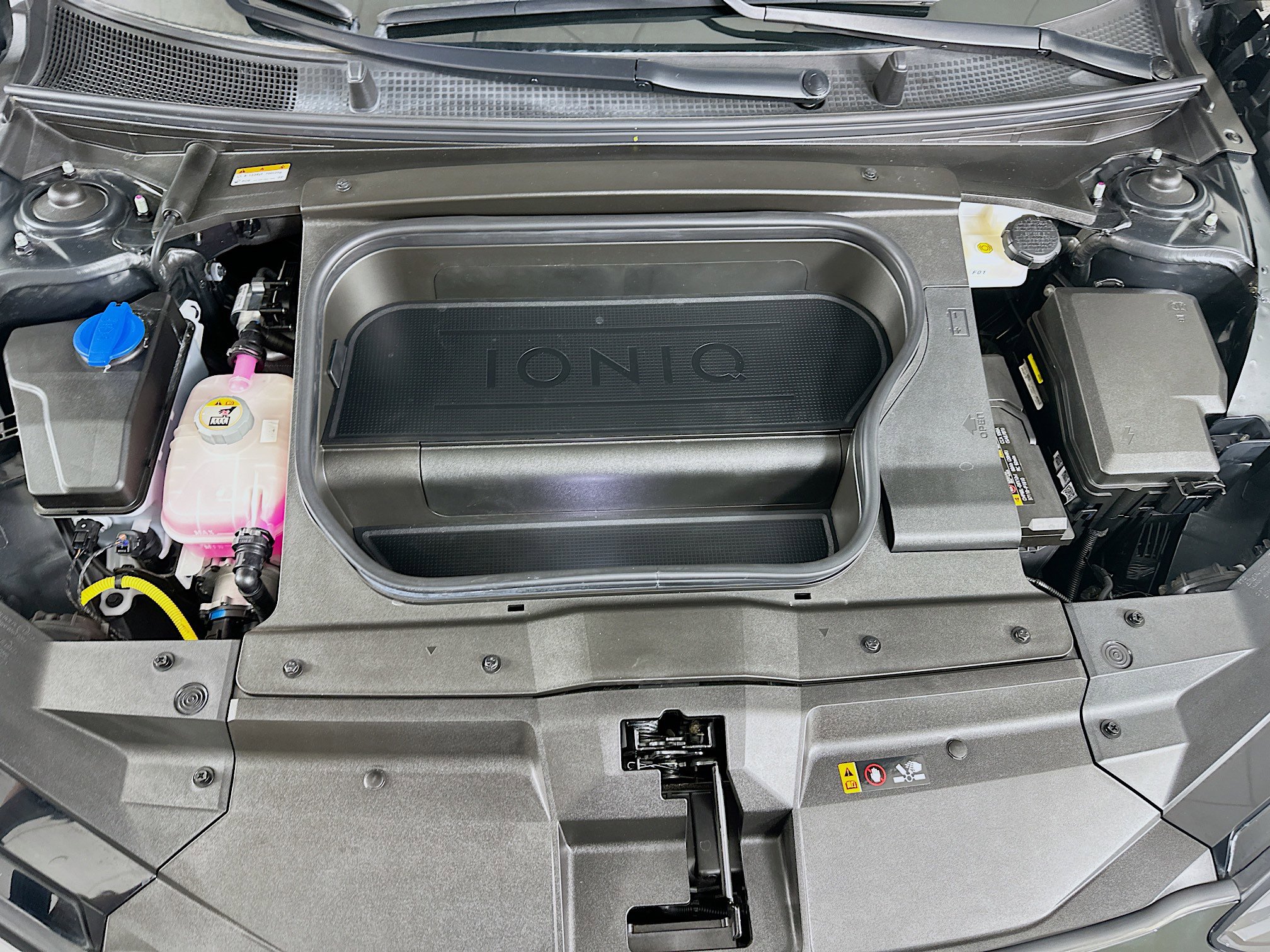 Used 2023 Hyundai Ioniq 6 SE w/ Cargo Package RWD image 33