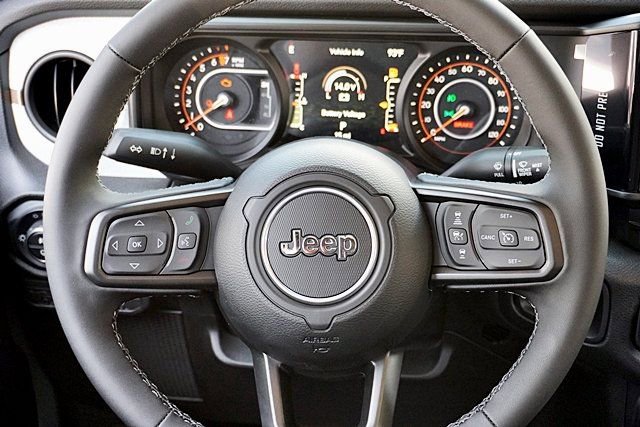 New 2025 Jeep Gladiator Sport S image 25
