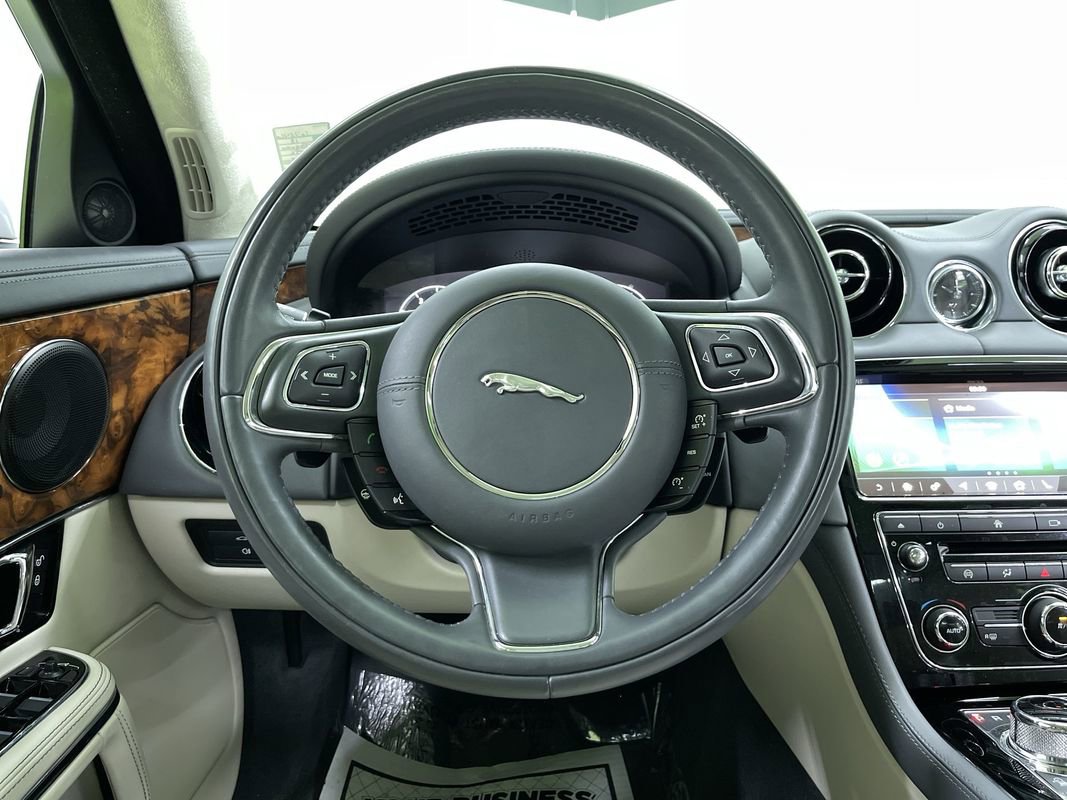 Used 2018 Jaguar XJ L Portfolio image 20