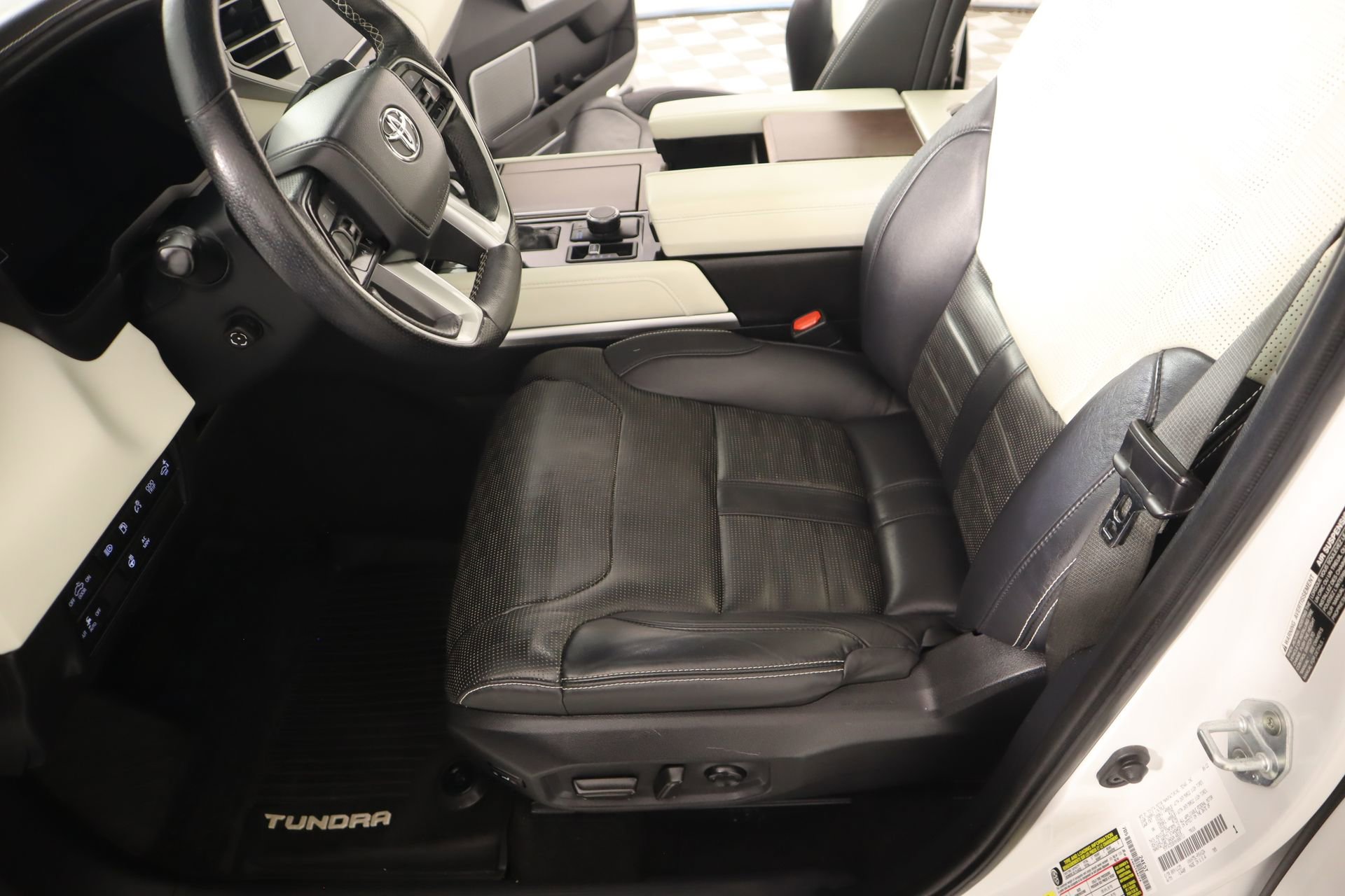 Used 2022 Toyota Tundra Capstone AWD/4WD image 11