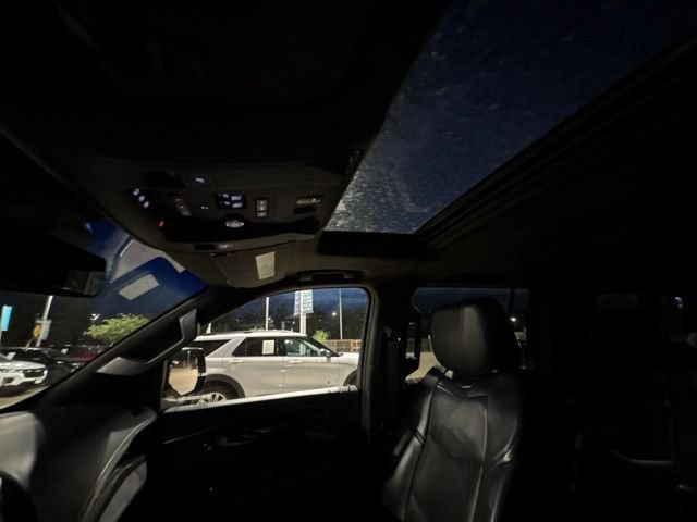 Used 2019 Cadillac Escalade ESV Platinum AWD/4WD image 16