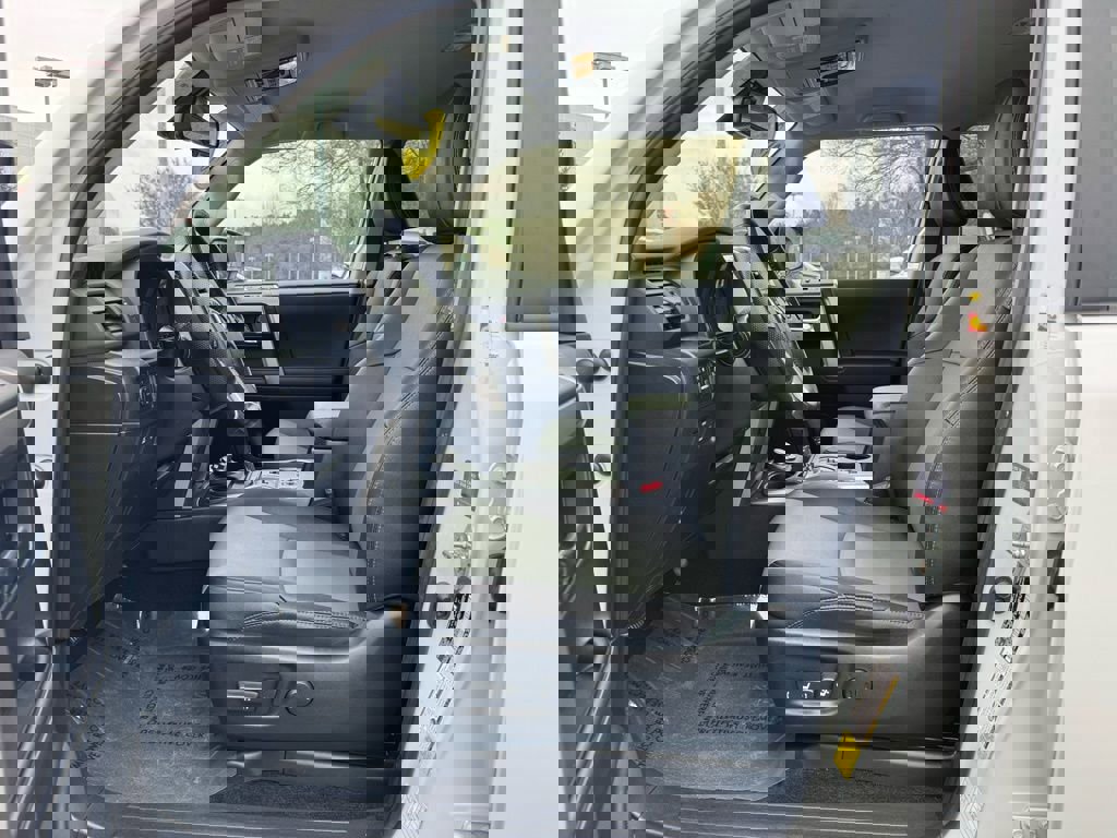 Certified 2024 Toyota 4Runner SR5 Premium image 22