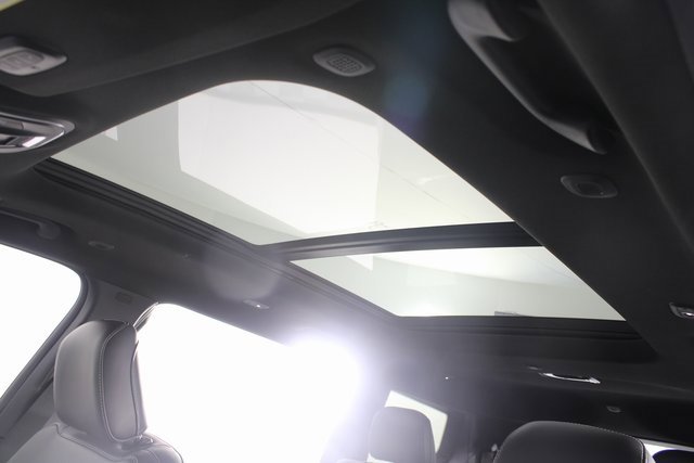 New 2025 Jeep Grand Cherokee L Limited w/ Trailer Tow Package image 9