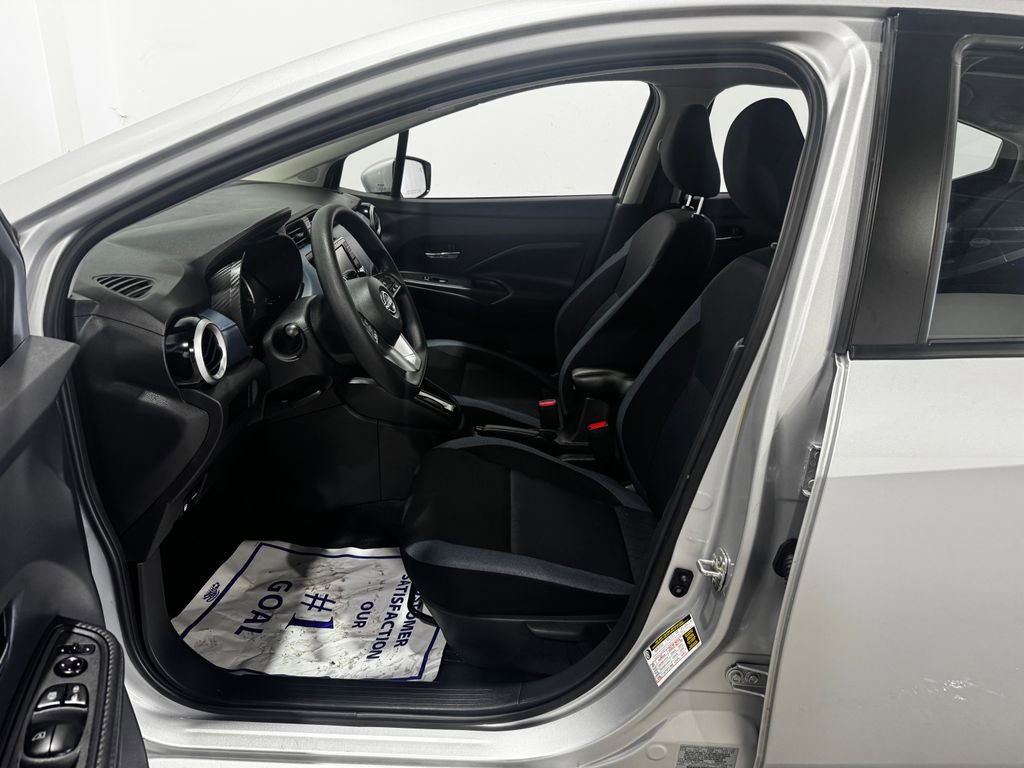 Used 2025 Nissan Versa SV image 15