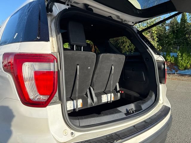 Used 2018 Ford Explorer XLT w/ XLT Appearance Package AWD/4WD image 15
