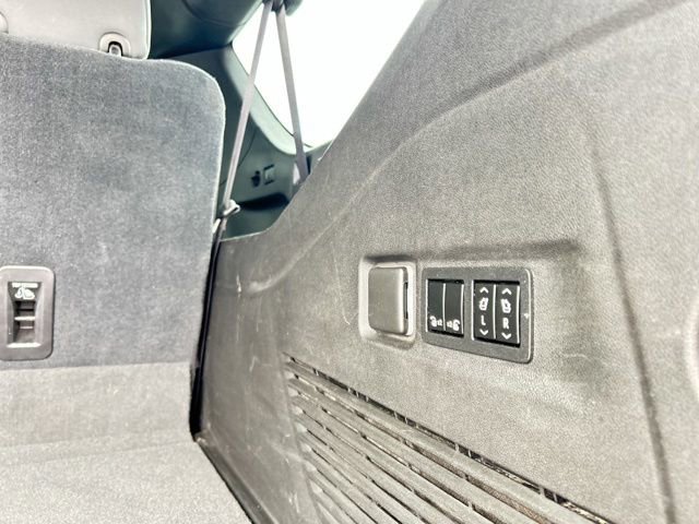 Used 2021 Chevrolet Suburban High Country AWD/4WD image 12