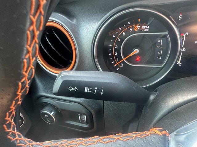 Used 2023 Jeep Gladiator Mojave w/ Cold Weather Group image 33