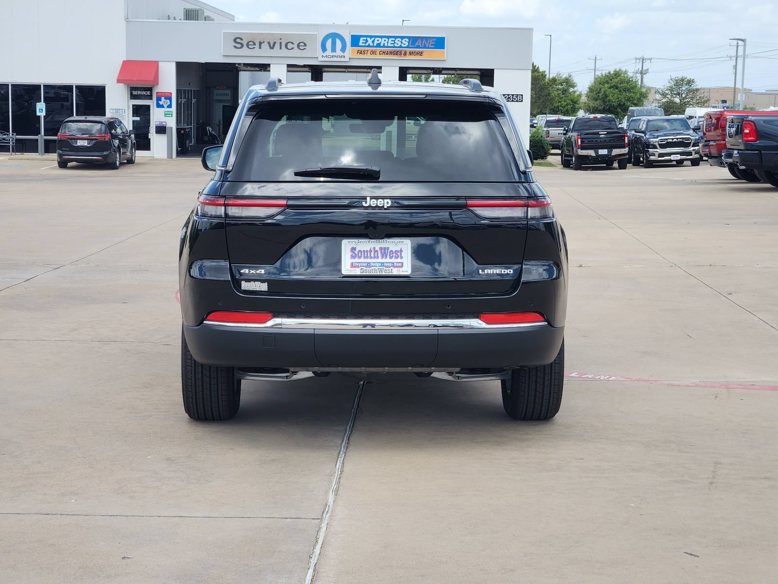New 2026 Jeep Grand Cherokee Laredo X AWD/4WD image 8