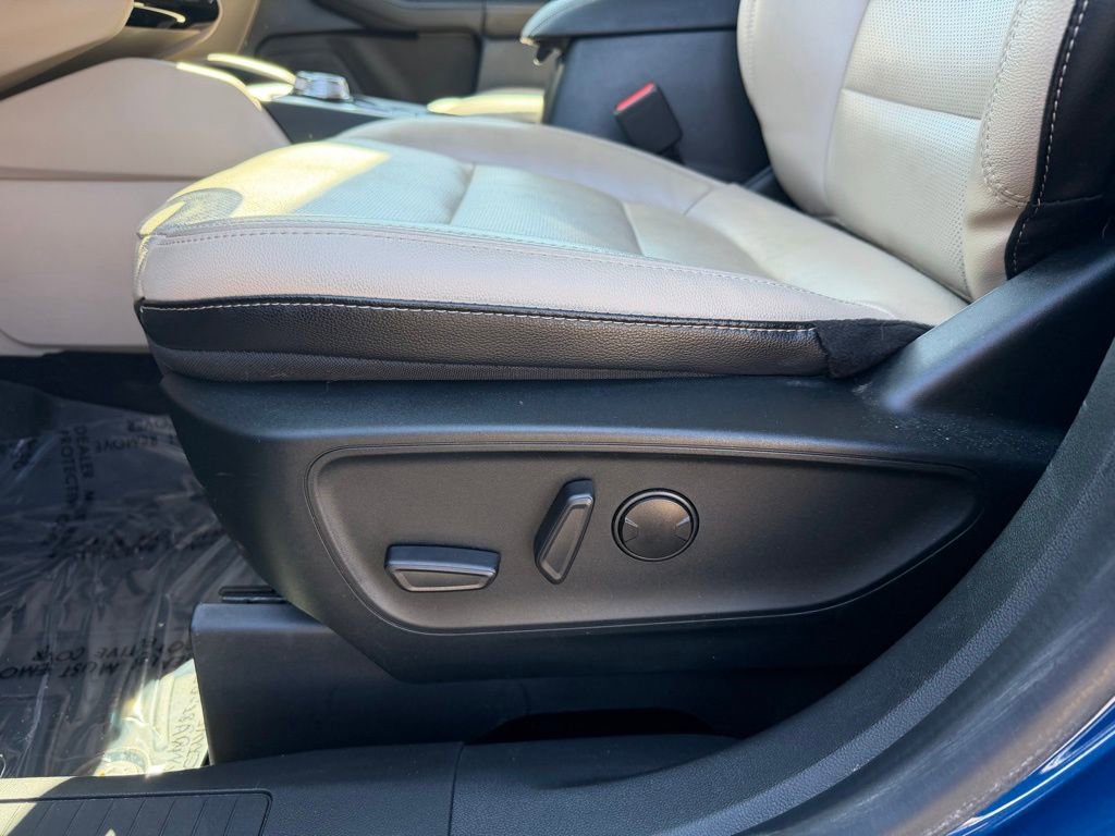 Used 2022 Ford Escape SEL w/ Technology Package AWD/4WD image 15