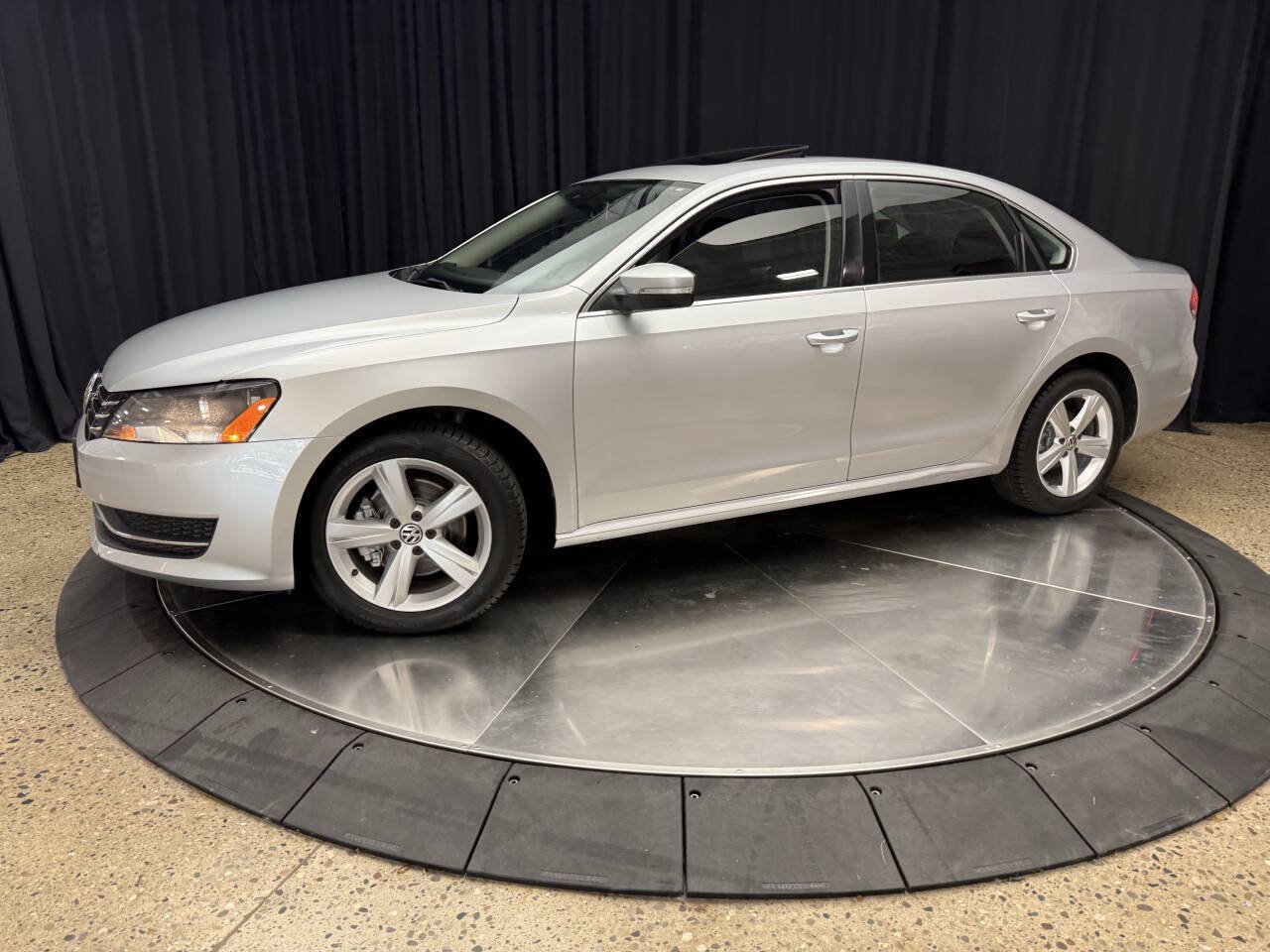 Used 2013 Volkswagen Passat 2.5 SE FWD image 3