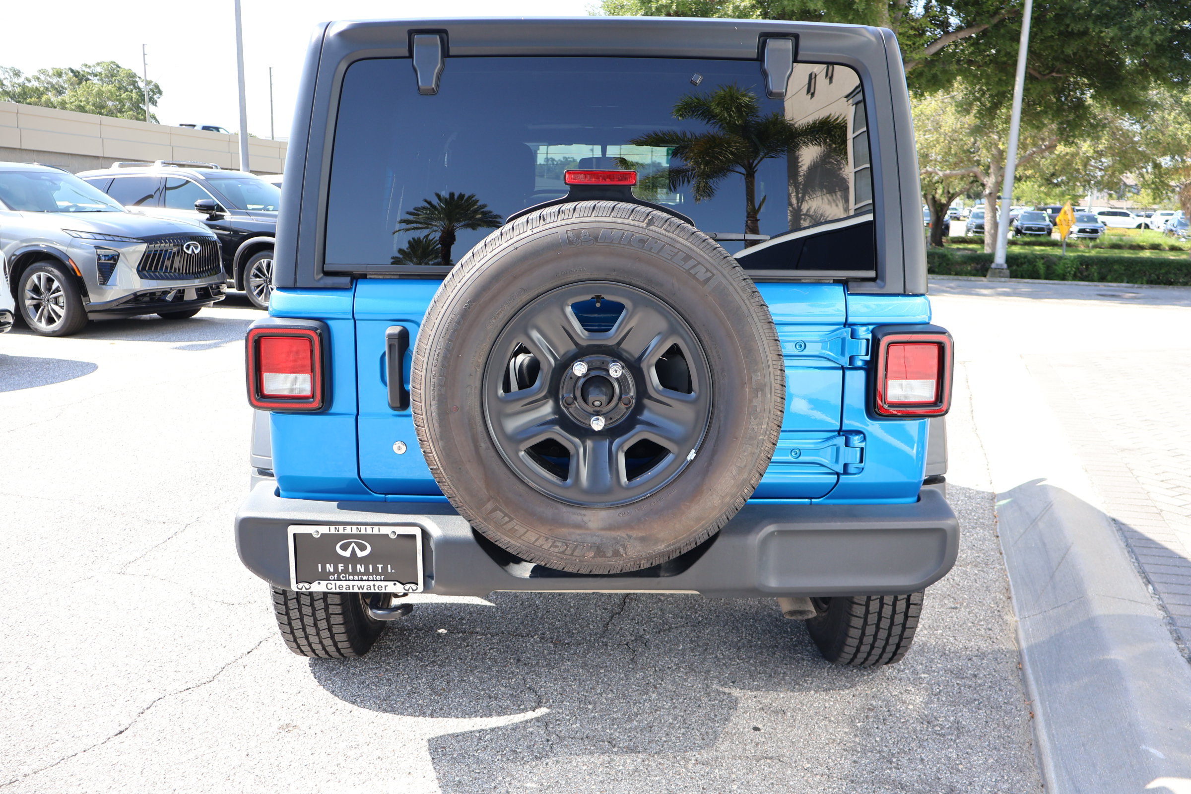 Used 2022 Jeep Wrangler Unlimited Sport AWD/4WD image 7