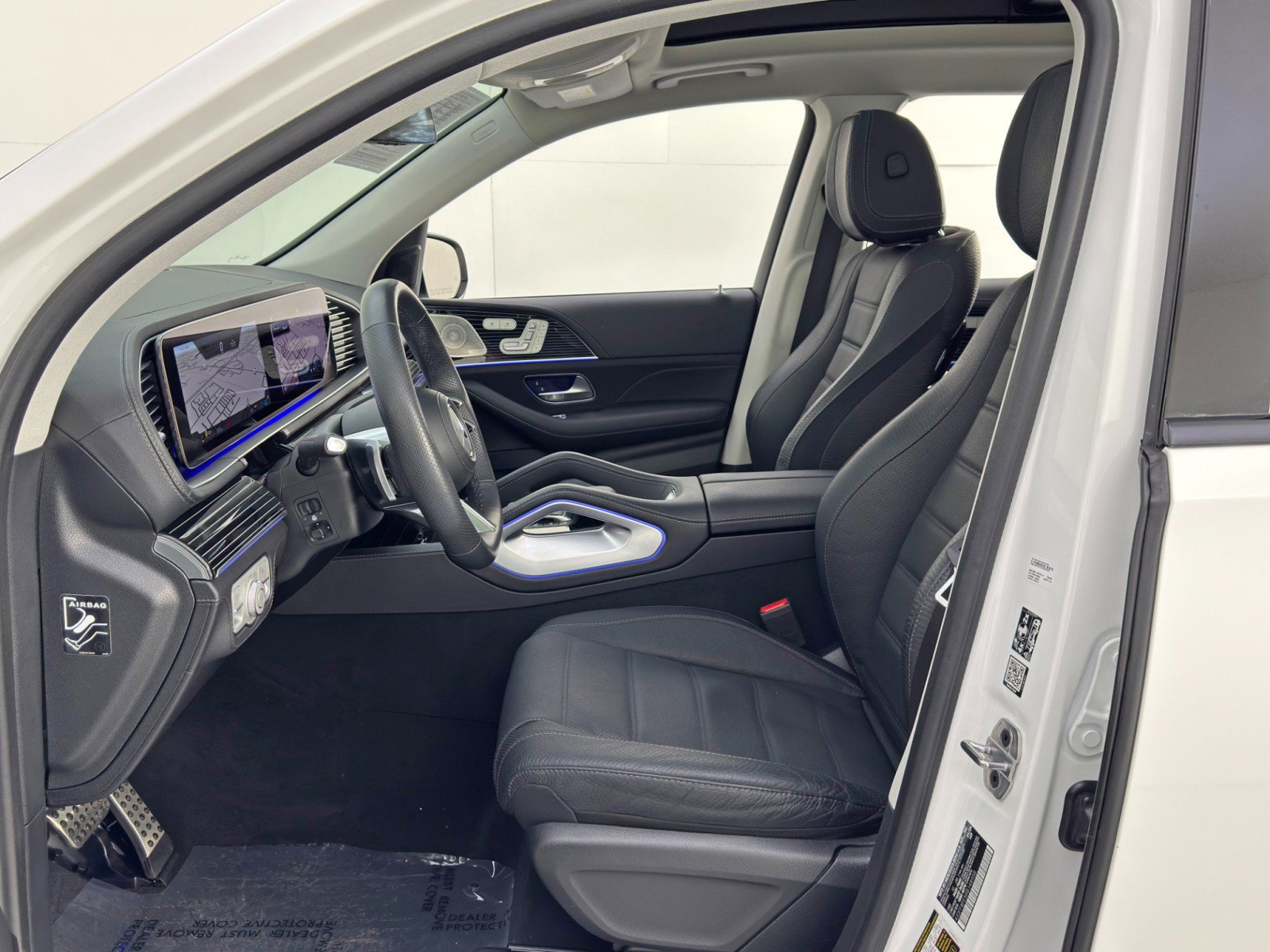 Used 2024 Mercedes-Benz GLS 580 4MATIC image 17