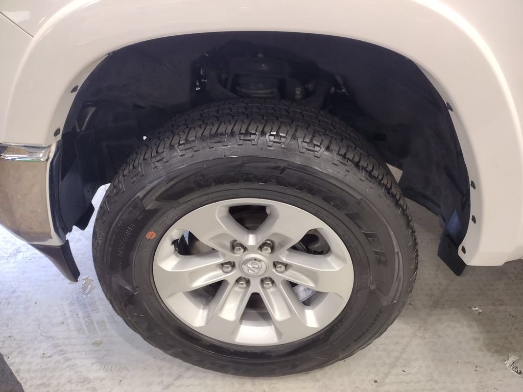 Used 2022 RAM 1500 Laramie AWD/4WD image 7