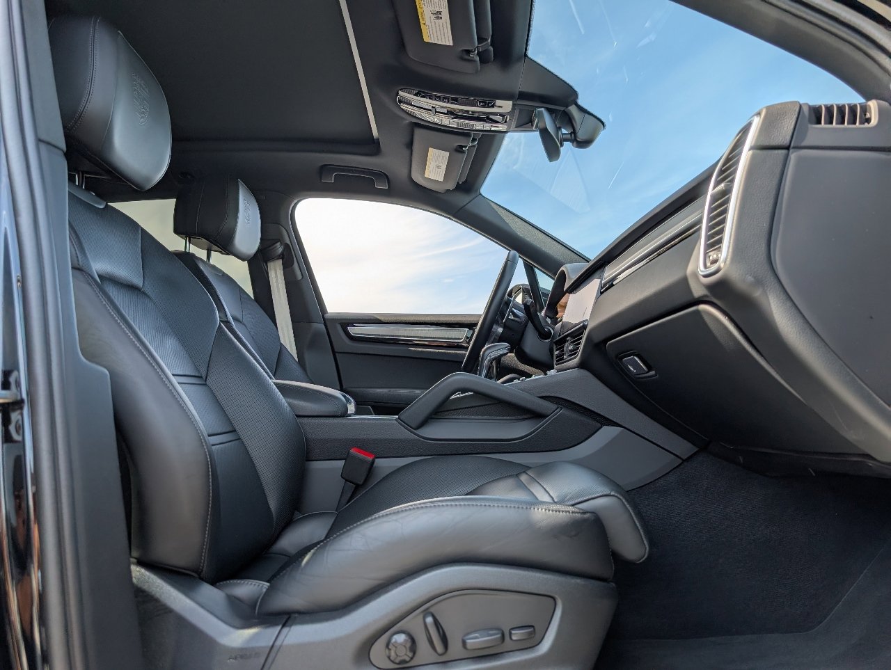 Certified 2023 Porsche Cayenne image 17