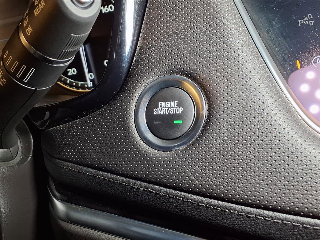 Certified 2025 Cadillac XT6 Luxury image 7