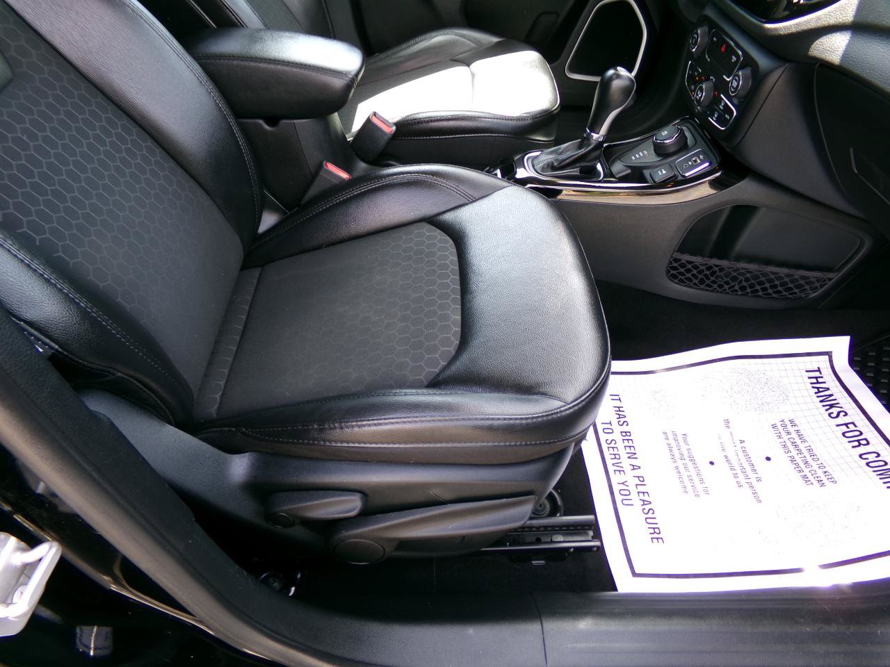 Used 2019 Jeep Compass Latitude AWD/4WD image 25