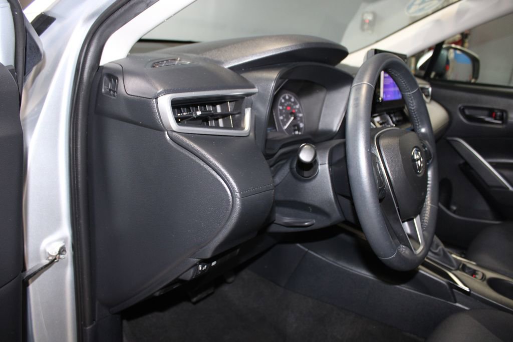 Used 2023 Toyota Corolla Cross LE FWD image 11