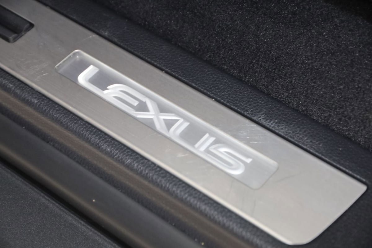 Used 2025 Lexus LX 600 4WD w/ Luxury Package image 32