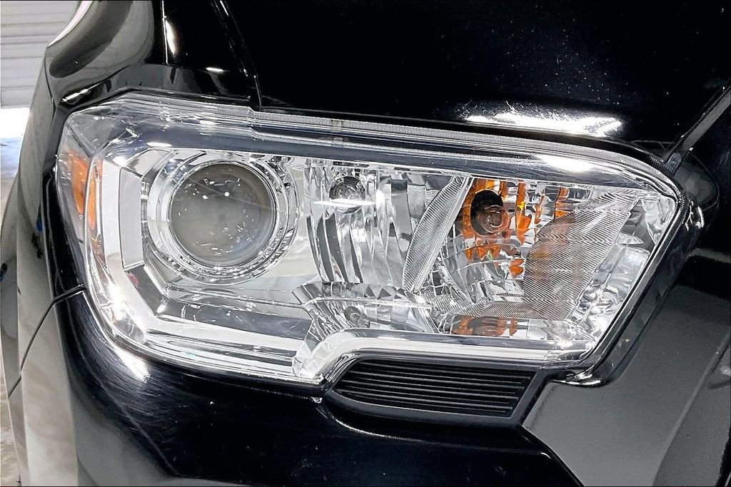 Used 2023 Toyota Tacoma SR image 39