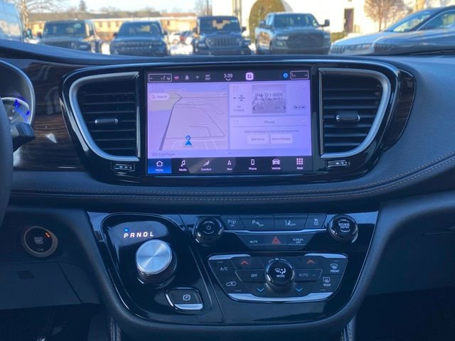 Used 2023 Chrysler Pacifica Pinnacle image 39