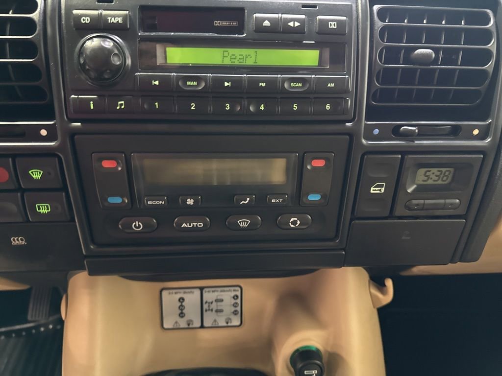 Used 2004 Land Rover Discovery SE AWD/4WD image 24