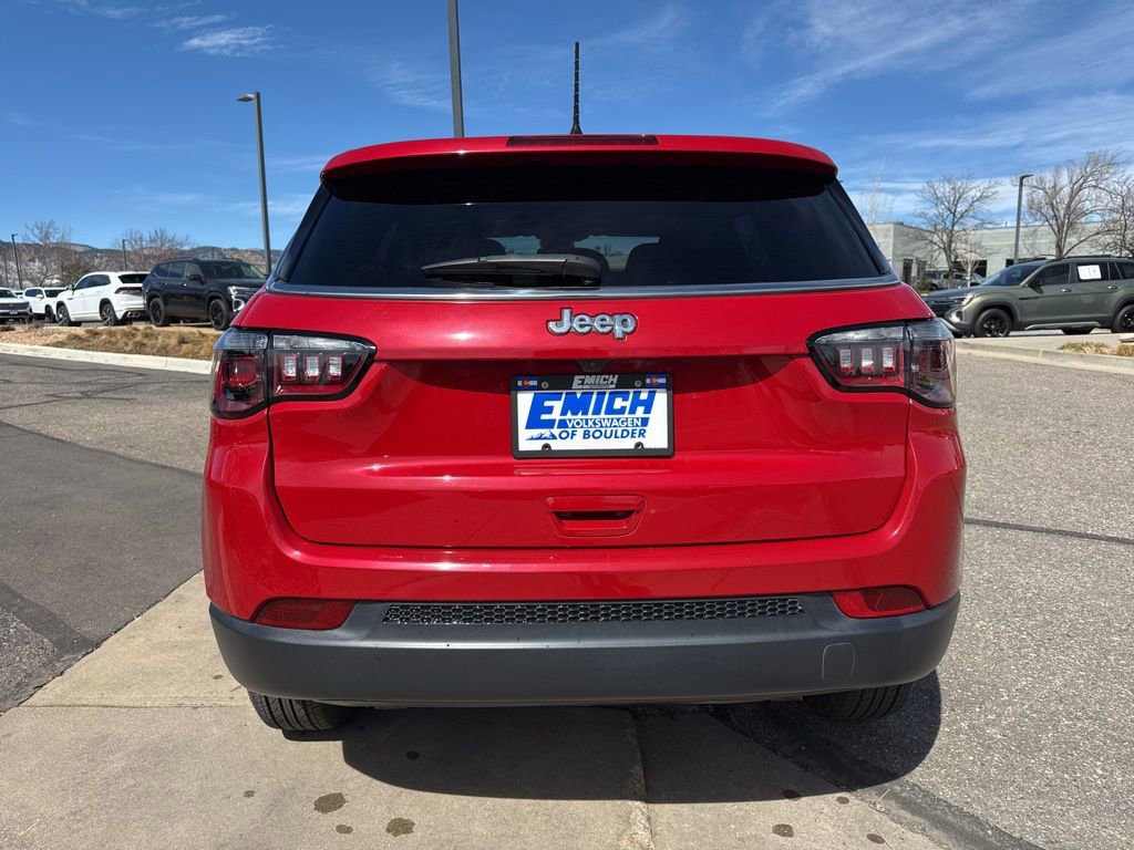 Used 2023 Jeep Compass Sport image 4