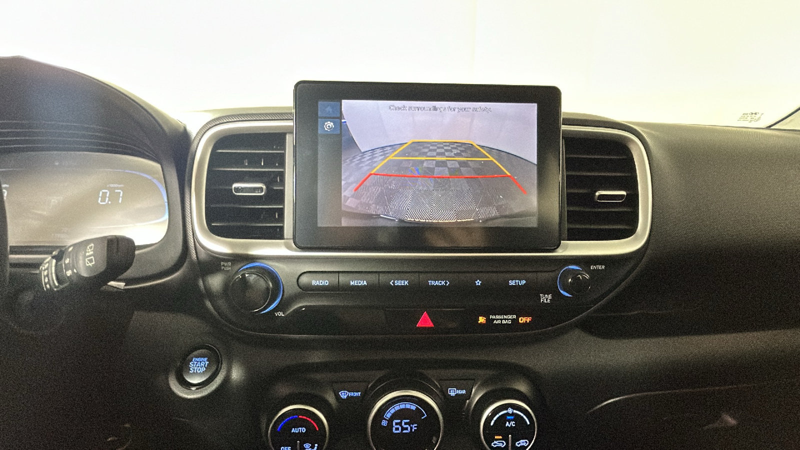 Certified 2024 Hyundai Venue SEL FWD image 29