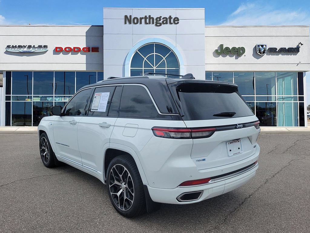 Used 2022 Jeep Grand Cherokee Summit AWD/4WD image 3