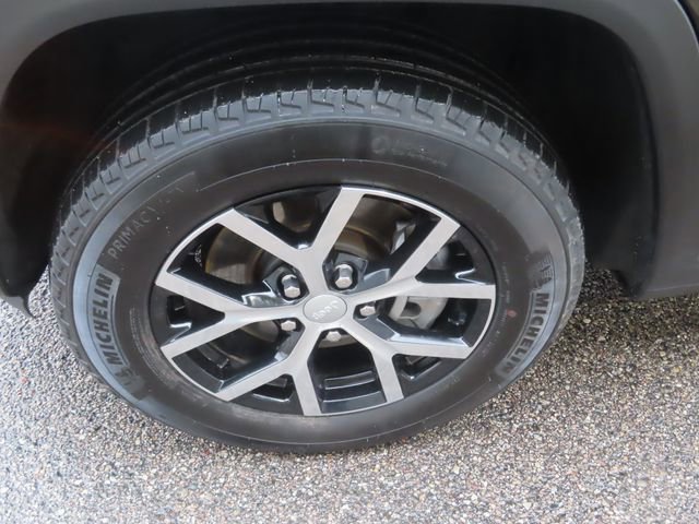 Used 2023 Jeep Grand Cherokee L Limited AWD/4WD image 16