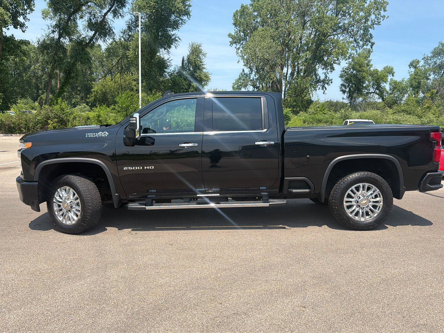 Used 2022 Chevrolet Silverado 2500 High Country w/ Safety Package II AWD/4WD image 4