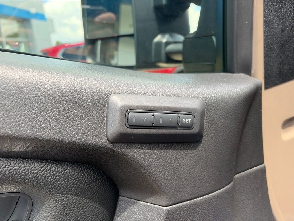 Used 2021 Nissan Titan PRO-4X w/ Pro-4x Convenience Package AWD/4WD image 20