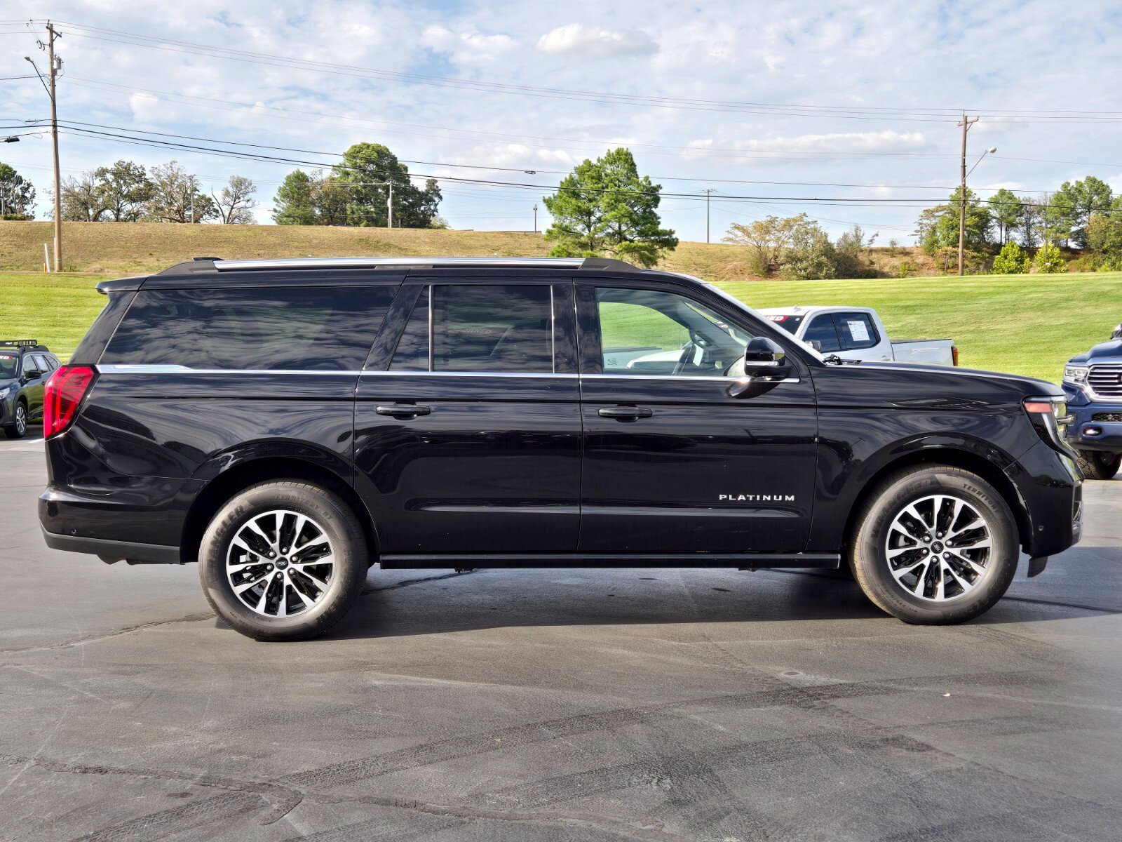 Used 2025 Ford Expedition Max Platinum AWD/4WD image 6