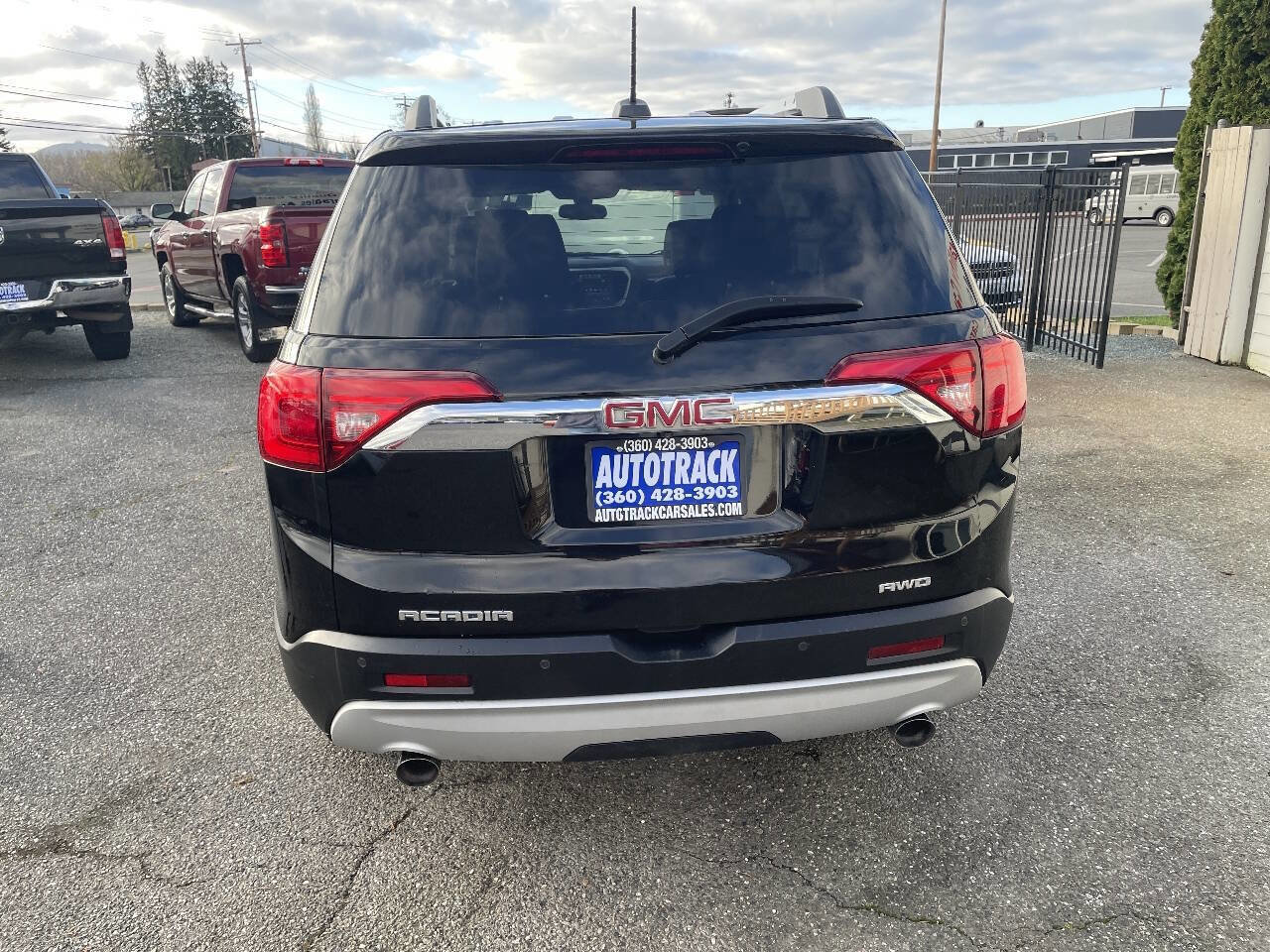 Used 2019 GMC Acadia SLT image 3