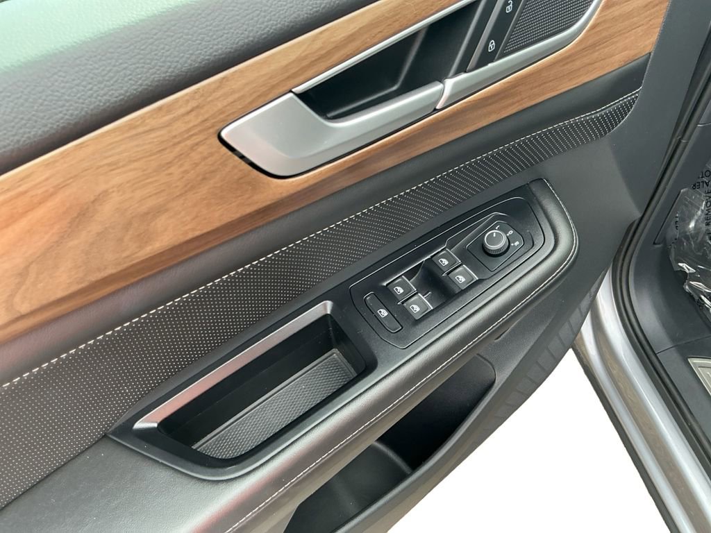 Used 2025 Volkswagen Atlas SE image 20