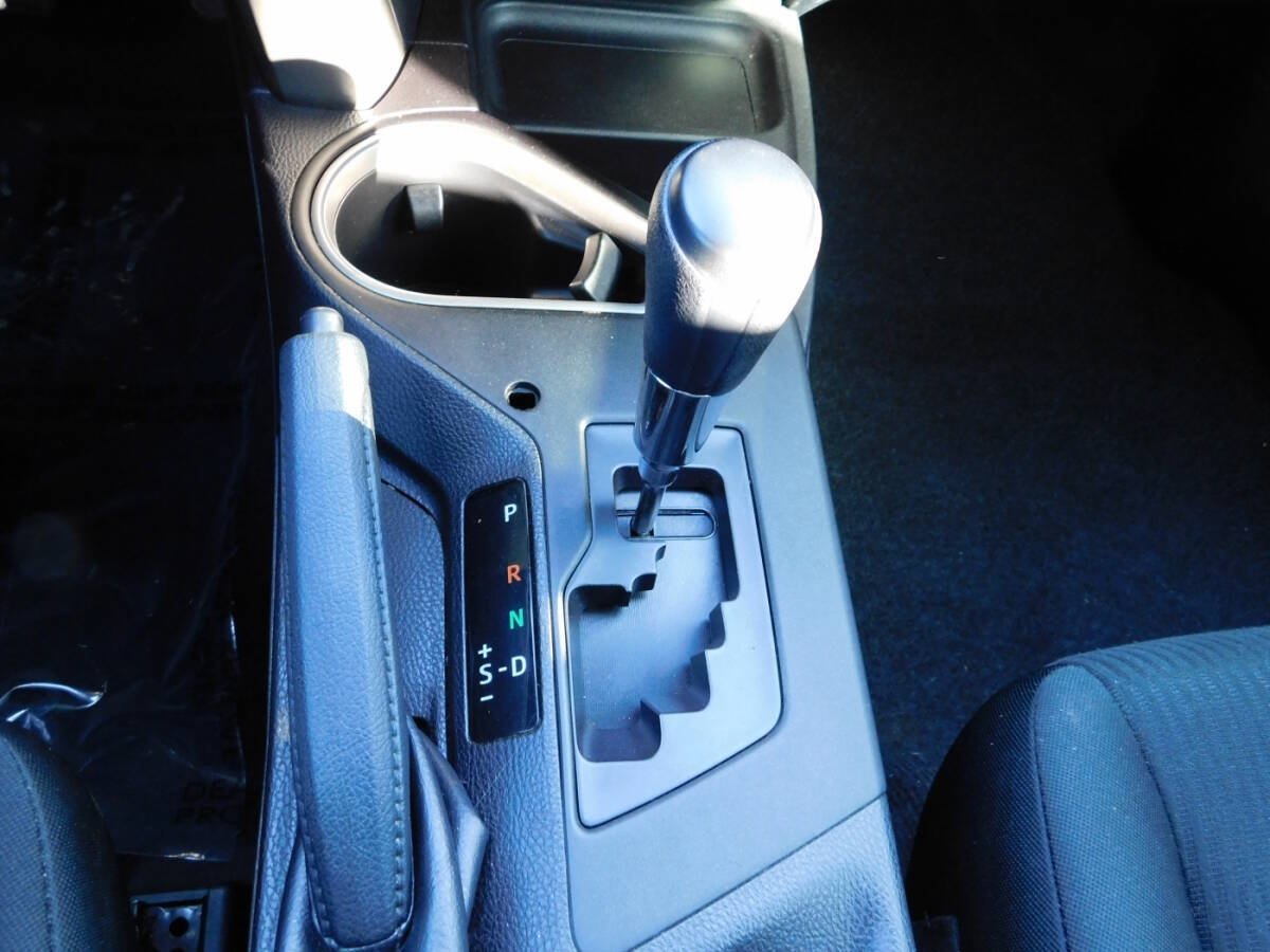 Used 2018 Toyota RAV4 LE w/ Carpet Mat Package FWD image 15