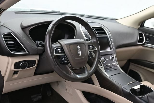 Used 2020 Lincoln Nautilus Reserve w/ Equipment Group 201A FWD image 17