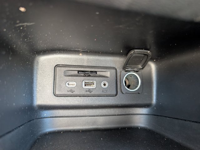 Used 2019 Chevrolet Equinox LT FWD image 16