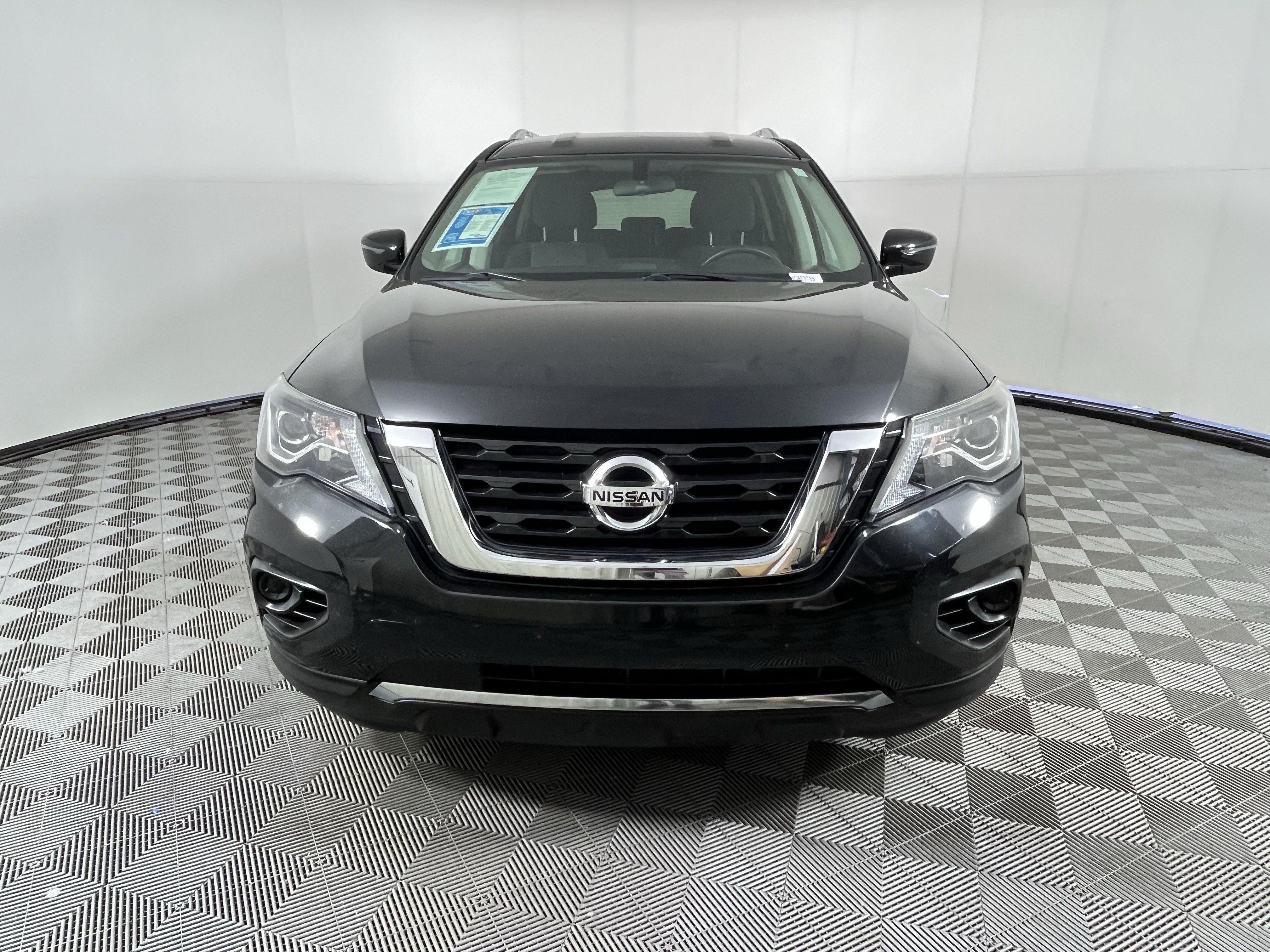 Used 2019 Nissan Pathfinder S AWD/4WD image 5
