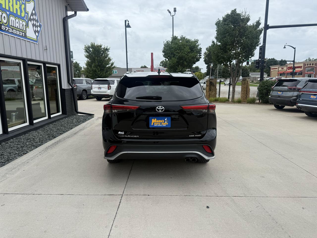 Used 2021 Toyota Highlander XSE AWD/4WD image 4