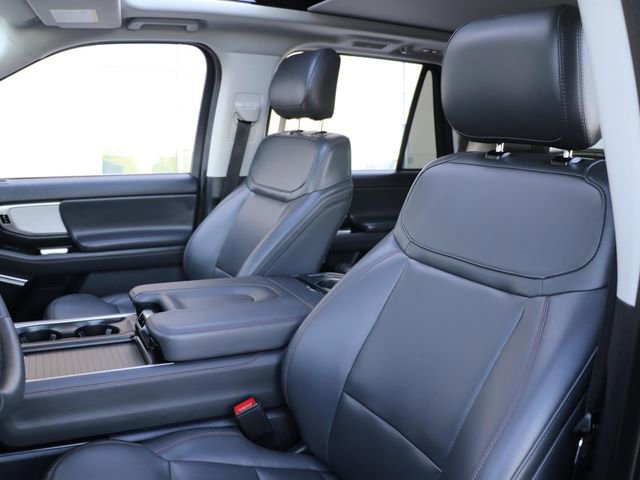 Used 2025 Ford Expedition Active AWD/4WD image 22