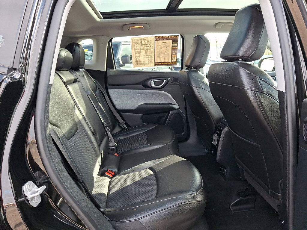 Used 2022 Jeep Compass Latitude w/ Sun and Sound Group AWD/4WD image 15