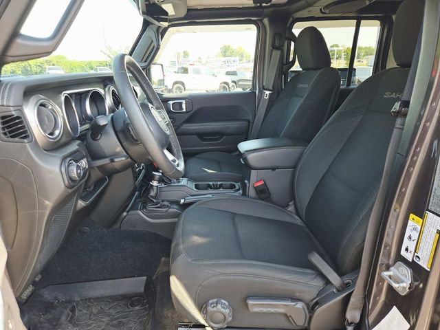 Used 2019 Jeep Wrangler Unlimited Sahara w/ Dual Top Group AWD/4WD image 8
