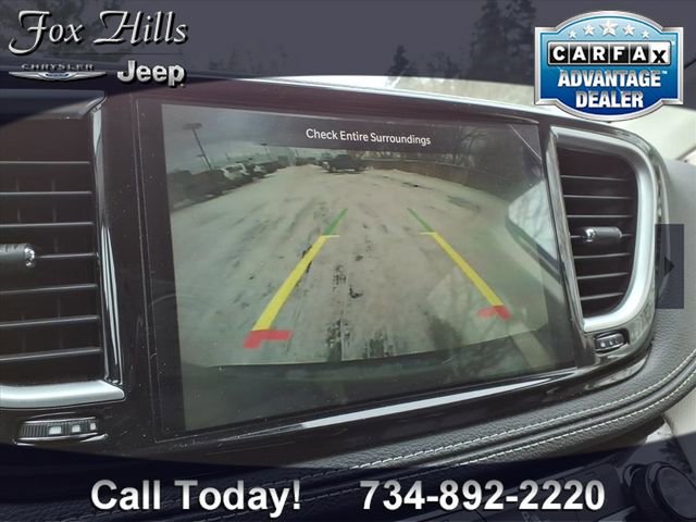 Certified 2024 Chrysler Pacifica Select image 21
