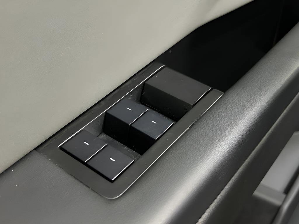 Used 2024 Tesla Cybertruck AWD Crew Cab image 16