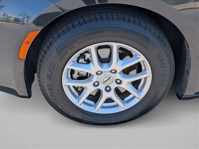 Used 2023 Chrysler Voyager LX FWD image 30