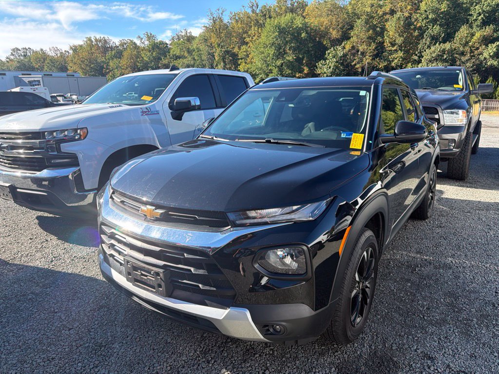 Used 2023 Chevrolet TrailBlazer LT w/ Convenience Package AWD/4WD image 3