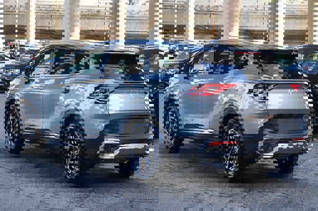 Used 2024 Kia Sportage LX image 6