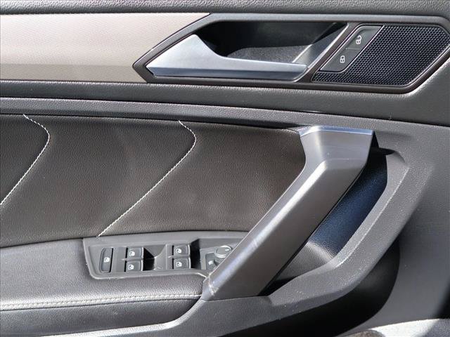 Used 2023 Volkswagen Tiguan SE AWD/4WD image 12