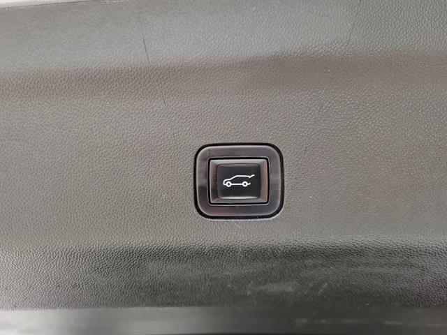 Used 2022 Cadillac Escalade ESV Sport w/ Touring Package RWD image 7