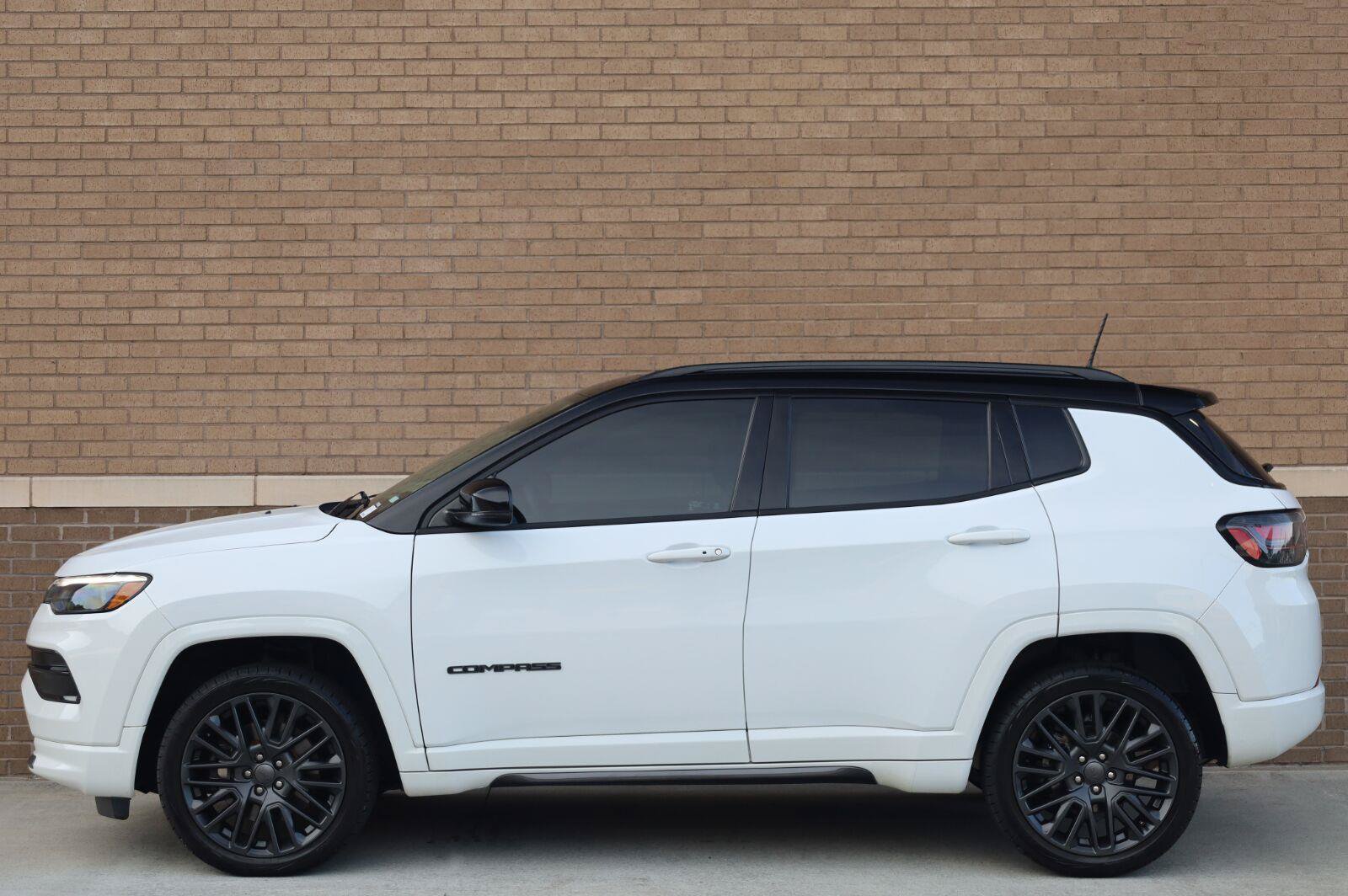 Used 2023 Jeep Compass High Altitude AWD/4WD image 2